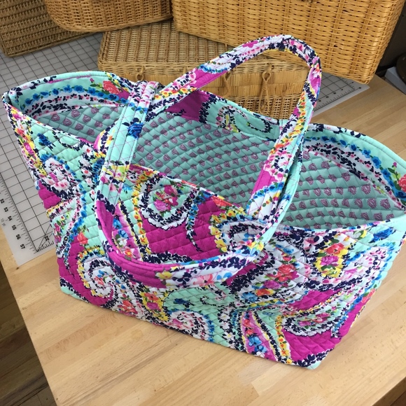 EXCLUSIVE! NEW! Vera Bradley Iconic Grand Tote - Picture 2 of 8